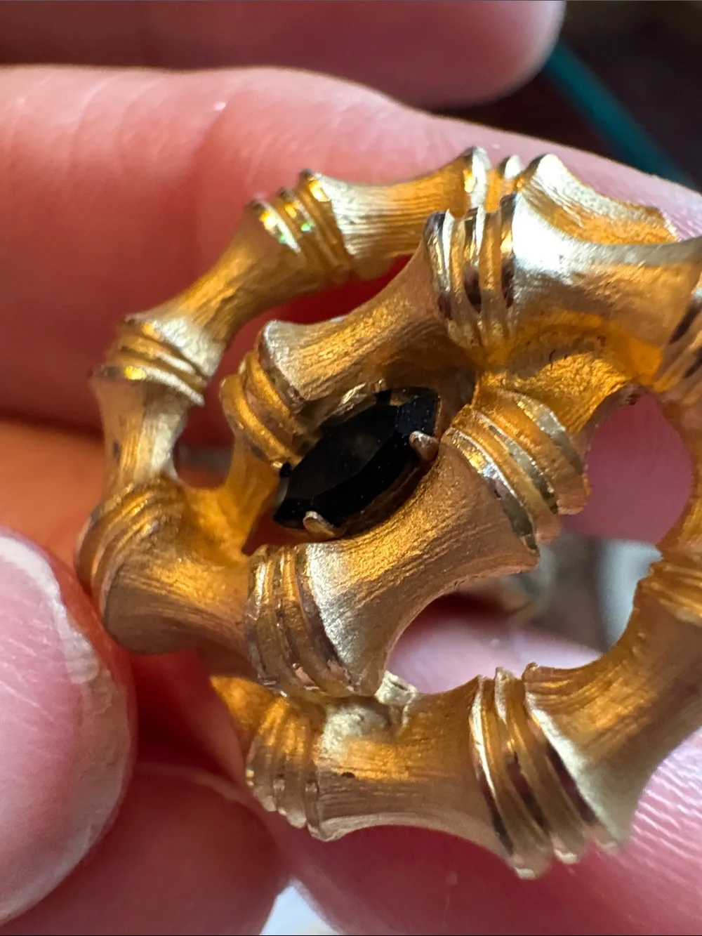 Gold-Tone Floral Cluster Cuff Links withBlack black Rhinestone